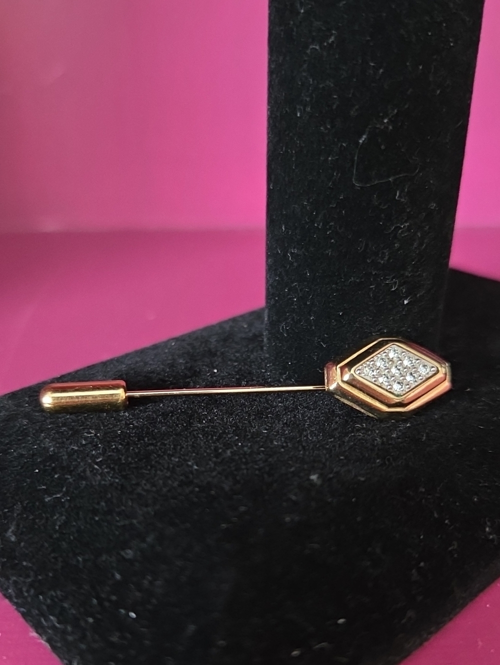 Vintage 1984 Avon Pavé Rhinestone Diamond-Shaped Stick Pin